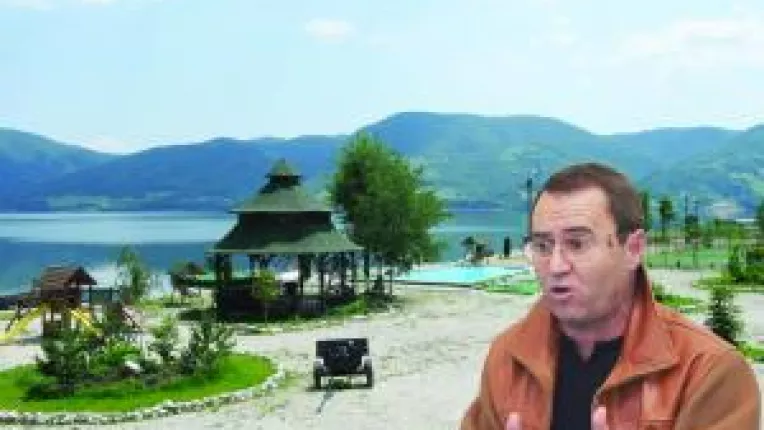 Dinel si-a tras plaja la Dunare