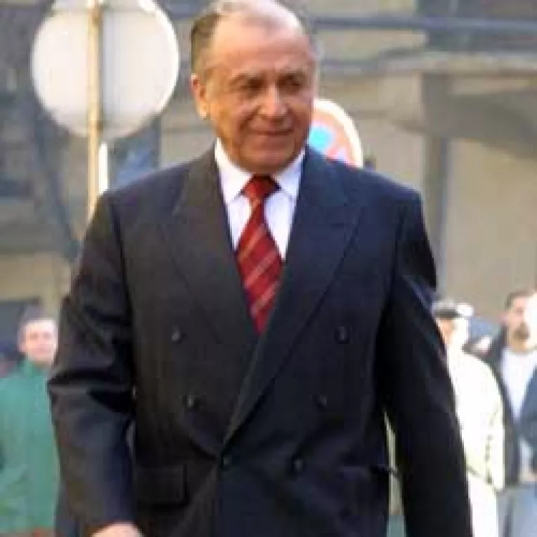 Dinozaurii din PSD se opun disparitiei bruste