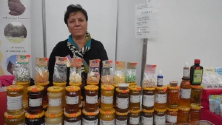 Elena Stan, apicultor: "Miere de mana si sirop de catina nefiert, la Body, Mind & Spirit de la Sala Palatului!"