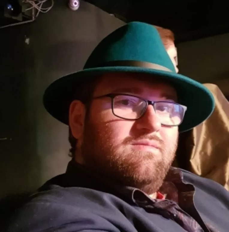 Emil Calinescu scrie articole optimizate SEO pentru ca isi doreste sa fie prieten cu Google