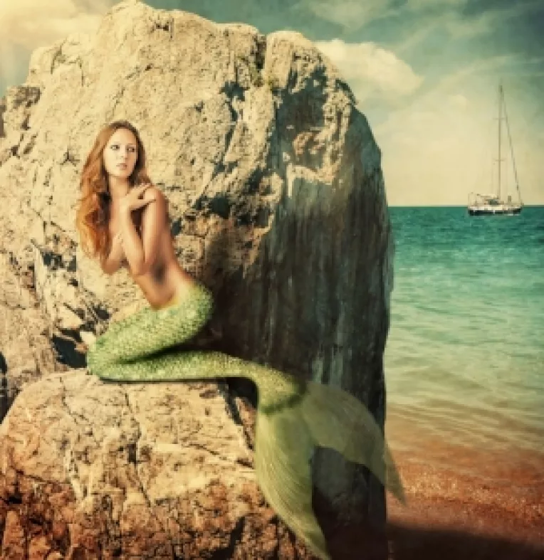 Femeia Pesti viseaza cu ochii deschisi si calatoreste in lumi numai de ea stiute