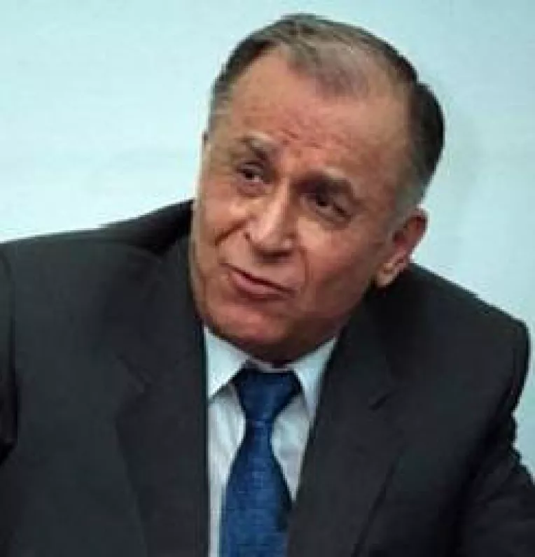 Geoana si Iliescu, din nou in opozitie pe tema anticipatelor