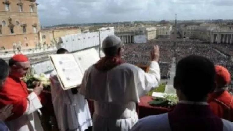 Mesajul Urbi et Orbi al Sfantului Parinte Papa Francisc - 25 decembrie 2015 - text integral