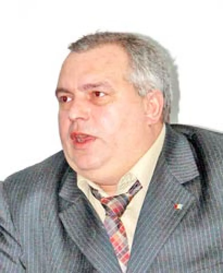 Nicusor Constantinescu si Radu Mazare nu se autosuspenda din PSD