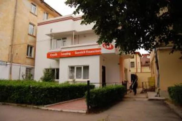 O familie din Craiova, victima  unei firme de creditare