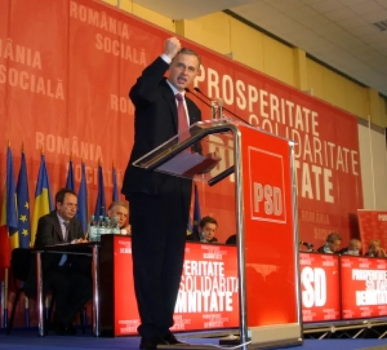 PSD: Stolojan a primit fraiele PD de la Basescu