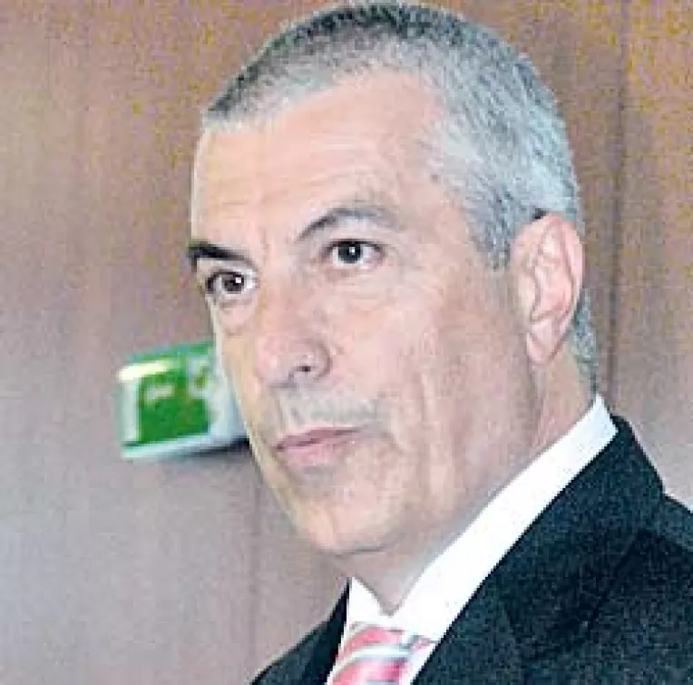 Tariceanu: Economia tarii, afectata de razboiul dintre palate